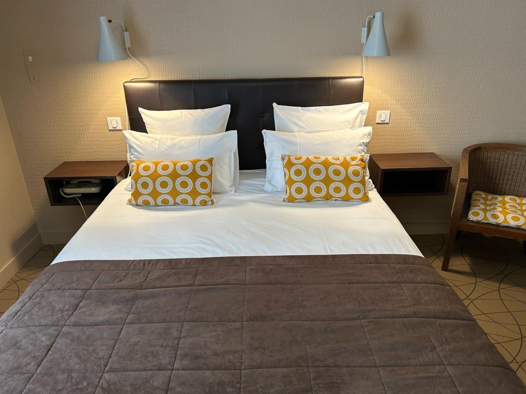 Cit'Hotel L'Etape Saint-Flour  Eksteriør billede